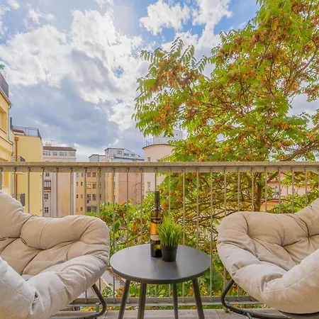 De Luxe With Balcony In Angelo By Rentez *