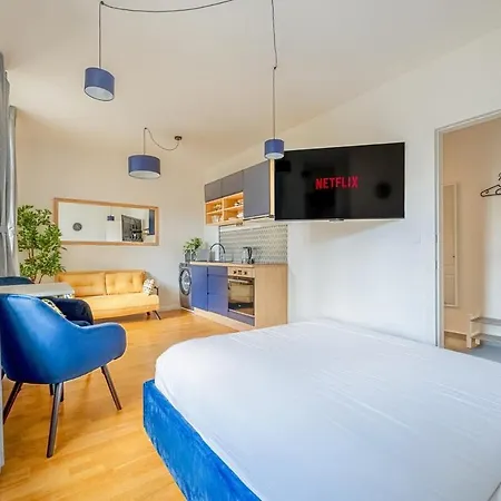 De Luxe With Balcony In Angelo By Rentez Appartamento