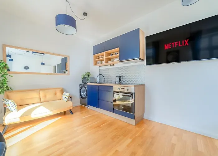 Apartment De Luxe With Balcony In Angelo By Rentez Prag