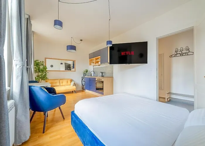 De Luxe With Balcony In Angelo By Rentez Apartmán