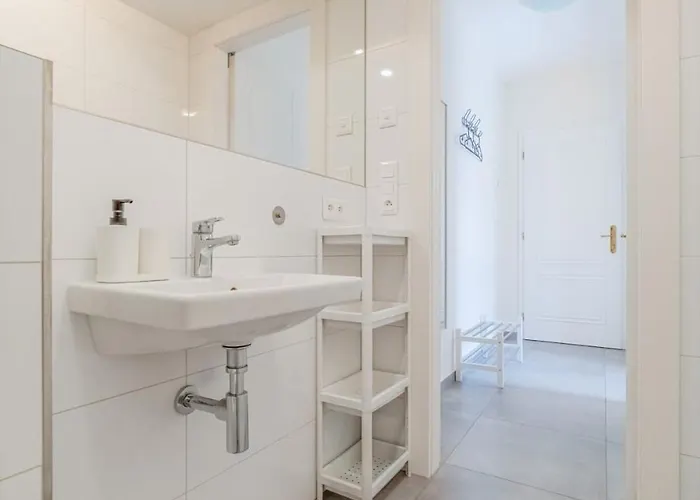 De Luxe With Balcony In Angelo By Rentez
