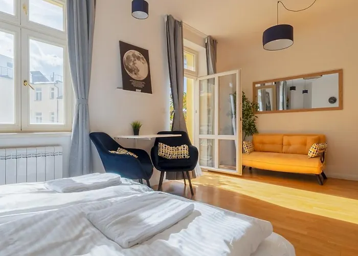 De Luxe With Balcony In Angelo By Rentez Praha