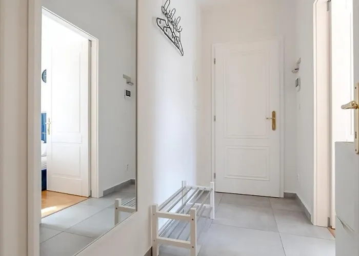 De Luxe With Balcony In Angelo By Rentez *