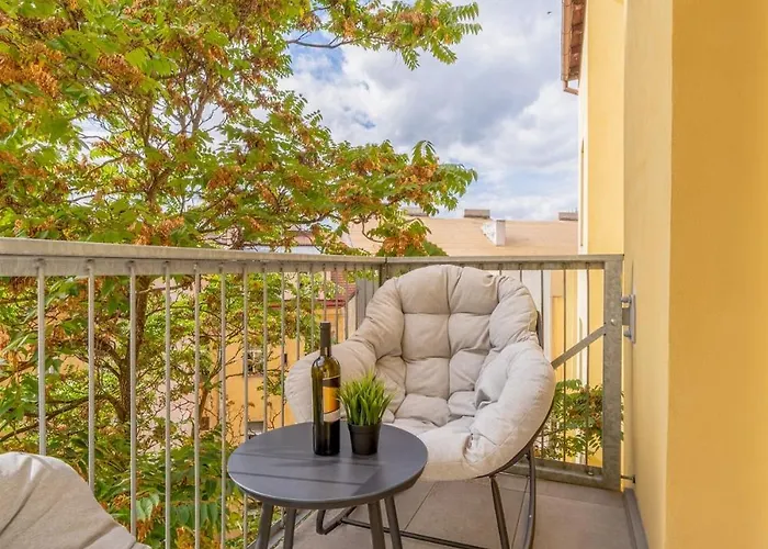 De Luxe With Balcony In Angelo By Rentez