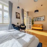 De Luxe With Balcony In Angelo By Rentez Prag