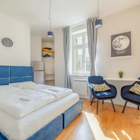 De Luxe With Balcony In Angelo By Rentez Apartment