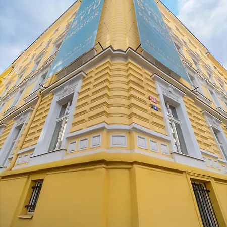 Appartement De Luxe With Balcony In Angelo By Rentez Praag